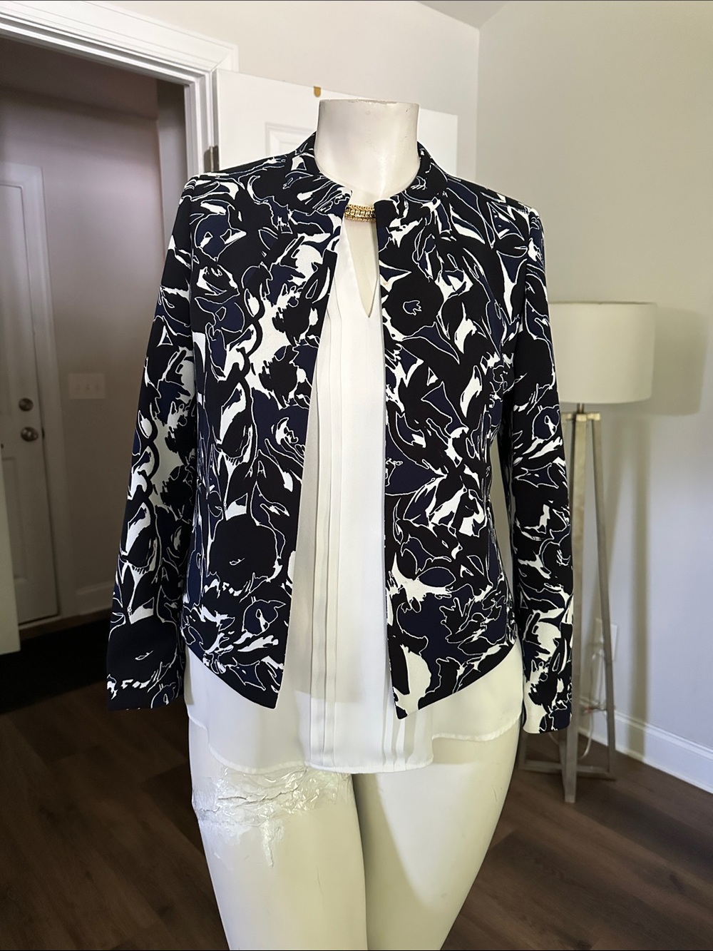 Kasper Navy & White and black Abstract Print Collarless Blazer